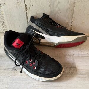 Nike Black/Red Jordan Max Aura 5 Boys Youth Leather Tennis Shoes Size 5.5Y
